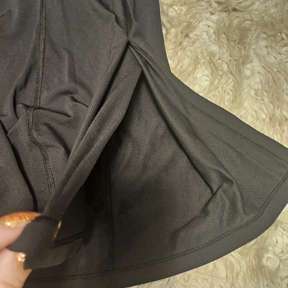 Lululemon top super cute size 4 - Picture 3 of 6